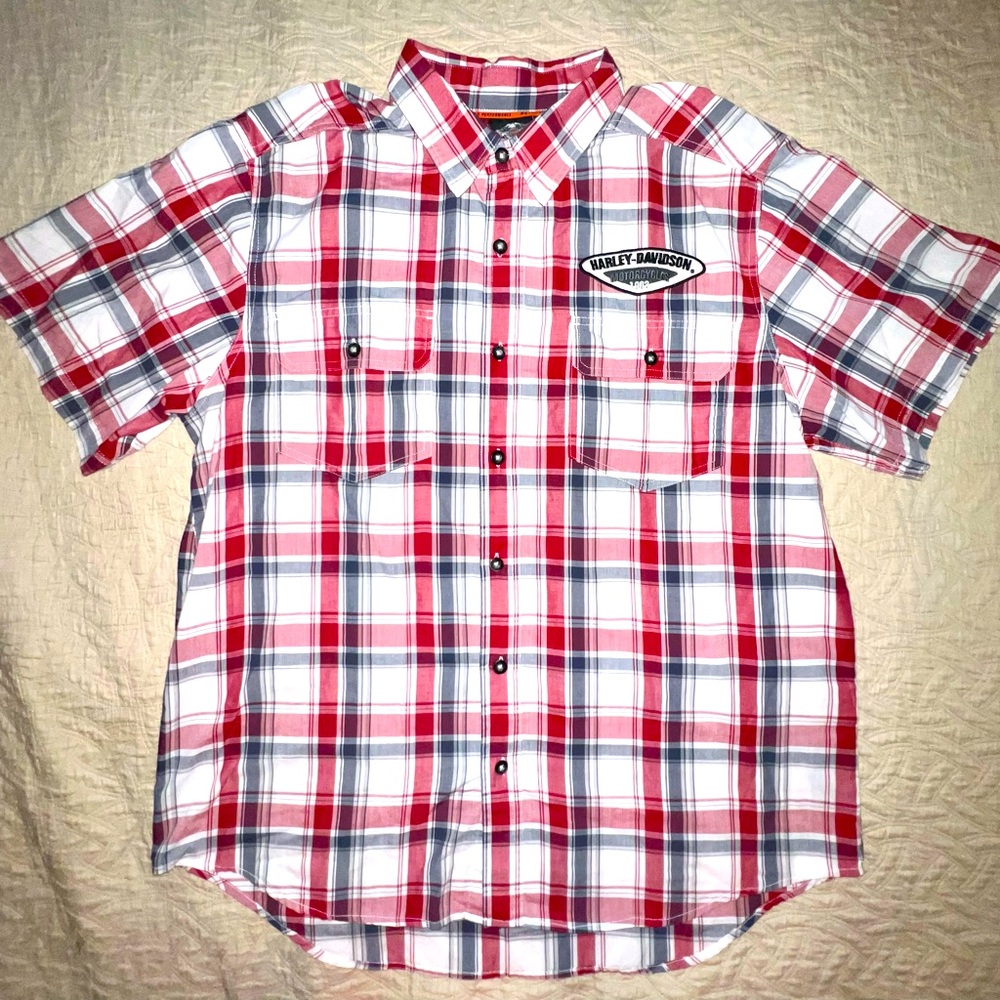 Like New! Mens Harley Davison button down.